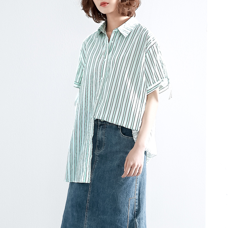 白底绿条